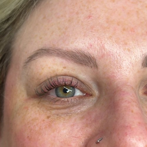 Lash lift and tint